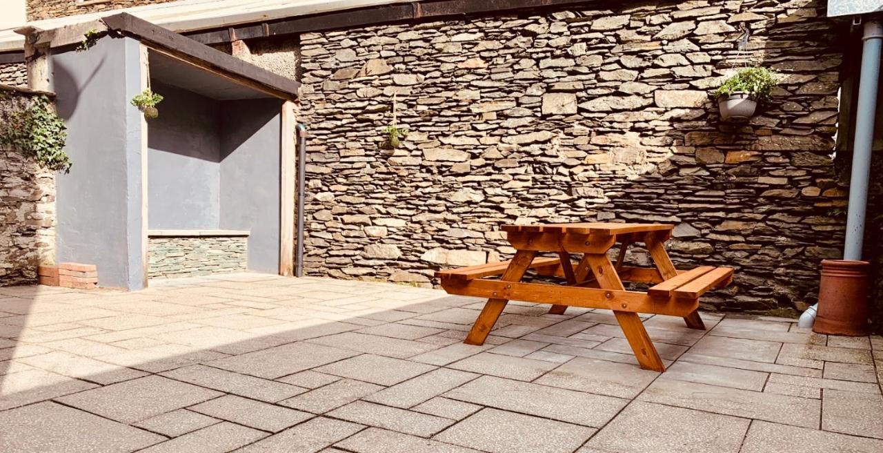 Woodland Cottage - Private Courtyard - Pet Friendly Retreat In The Heart Of ウィンダミア エクステリア 写真